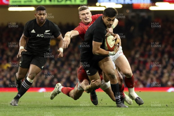251117 - Wales v New Zealand, Under Armour 2017 Series - Rieko Ioane of New Zealand is tackled by Owen Williams of Wales  and Scott Williams of Wales