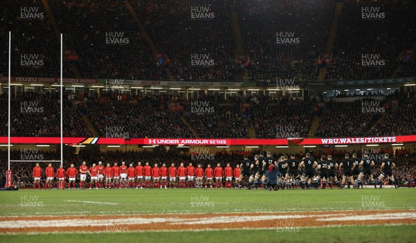 251117 - Wales v New Zealand, Under Armour 2017 Series - Welsh team face the New Zealand Haka at the start of the match
