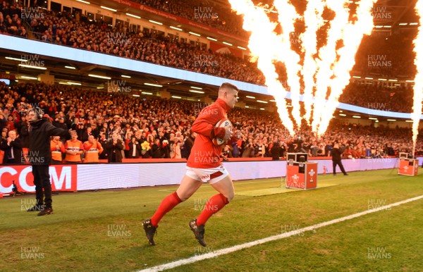 251117 - Wales v New Zealand - Under Armour Series - Scott Williams runs out for his 50th cap