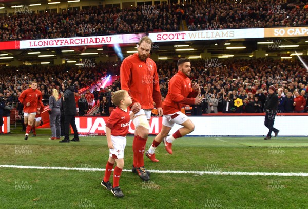 251117 - Wales v New Zealand - Under Armour Series - Alun Wyn Jones leads out his side with mascot