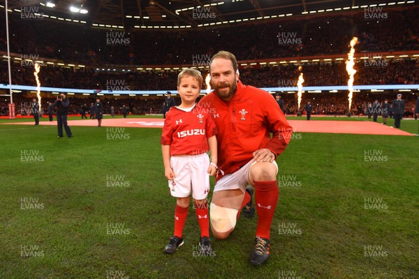 251117 - Wales v New Zealand - Under Armour Series - Alun Wyn Jones leads out his side with mascot