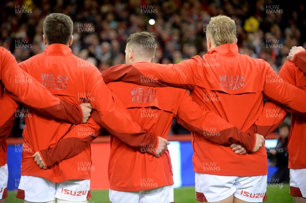 251117 - Wales v New Zealand - Under Armour Series - Justin Tipuric, Gareth Davies and Tomas Francis during the anthems