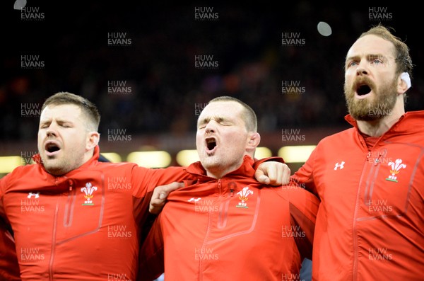 251117 - Wales v New Zealand - Under Armour Series - Rob Evans, Ken Owens, Alun Wyn Jones and Mascot during anthems