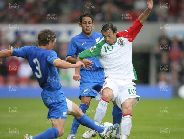 26.05.07 - Wales v New Zealand, Nationwide International Friendly Match, Wrexham Wales' Simon Davies is challenged by New Zealand's Tony Lochhead 