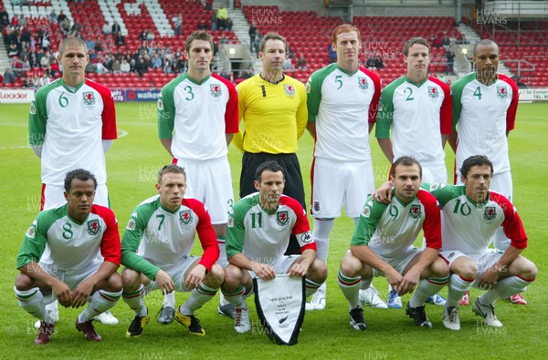 26.05.07 - Wales v New Zealand, Nationwide International Friendly Match, Wrexham Wales team lineup before the game 