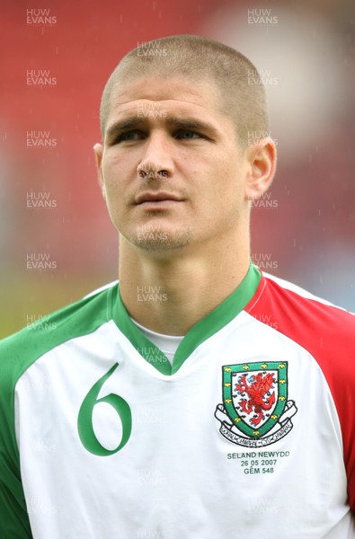26.05.07 - Wales v New Zealand, Nationwide International Friendly Match, Wrexham Wales' Carl Robinson 