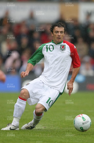 26.05.07 - Wales v New Zealand, Nationwide International Friendly Match, Wrexham Wales' Simon Davies 