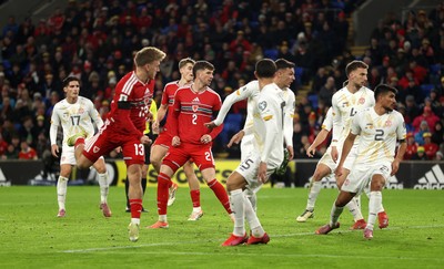 181125 - Wales v North Macedonia, FIFA World Cup European Qualifiers - Isaak Davies of Wales headers the ball to score a goal