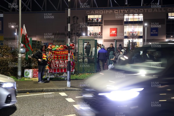 181125 - Wales v North Macedonia, FIFA World Cup European Qualifiers - Fans outside the stadium before the game