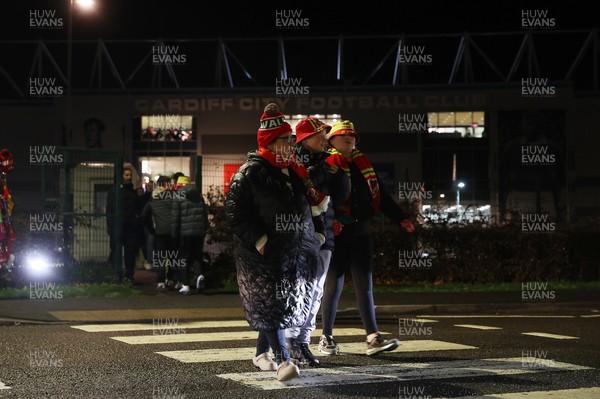 181125 - Wales v North Macedonia, FIFA World Cup European Qualifiers - Fans outside the stadium before the game