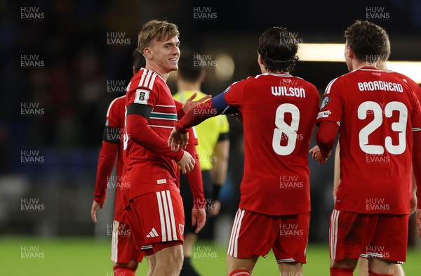 181125 - Wales v North Macedonia, FIFA World Cup European Qualifiers - Isaak Davies of Wales celebrates scoring a goal with team mates