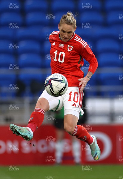 060423 - Wales v Northern Ireland - Women�s International Friendly - Jess Fishlock of Wales 