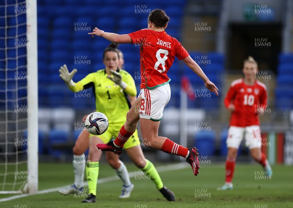 060423 - Wales v Northern Ireland - Women�s International Friendly - Angharad James of Wales scores a goal