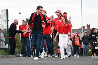 011026 - Wales v Norway - UEFA Nations League - Norway fans march their way into the ground