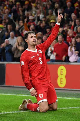 011026 - Wales v Norway - UEFA Nations League - Něco Williams of Wales celebrates scoring a goal