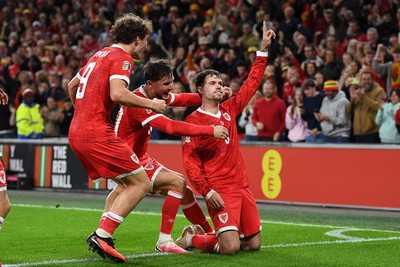 011026 - Wales v Norway - UEFA Nations League - Něco Williams of Wales celebrates scoring a goal