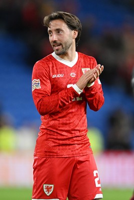 011026 - Wales v Norway - UEFA Nations League - Josh Sheehan of Wales applauding fans at full time