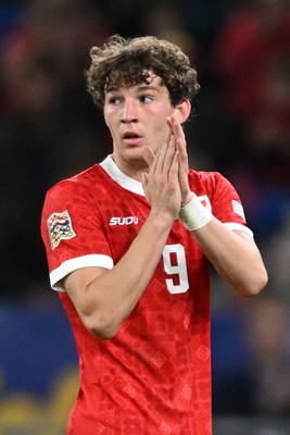011026 - Wales v Norway - UEFA Nations League - Lewis Koumas of Wales applauding fans