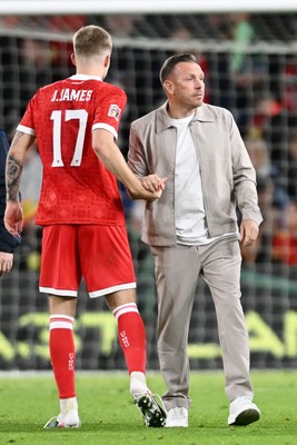 011026 - Wales v Norway - UEFA Nations League - Craig Bellamy, Wales Manager and Jordan James of Wales at full time