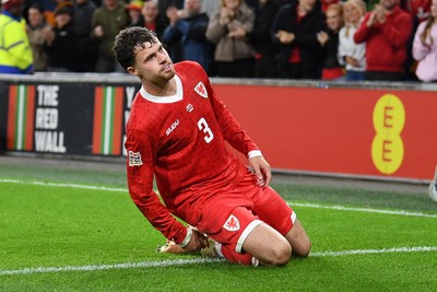 011026 - Wales v Norway - UEFA Nations League - Něco Williams of Wales celebrates scoring a goal