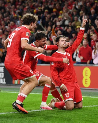 011026 - Wales v Norway - UEFA Nations League - Něco Williams of Wales celebrates scoring a goal