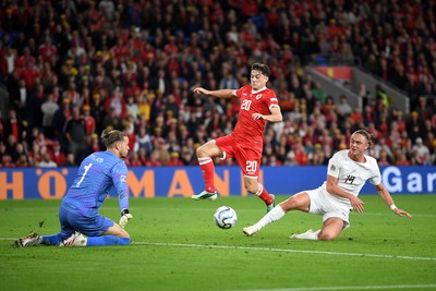 011026 - Wales v Norway - UEFA Nations League - Dan James of Wales is challenged by Thelo Aasgaard Norway