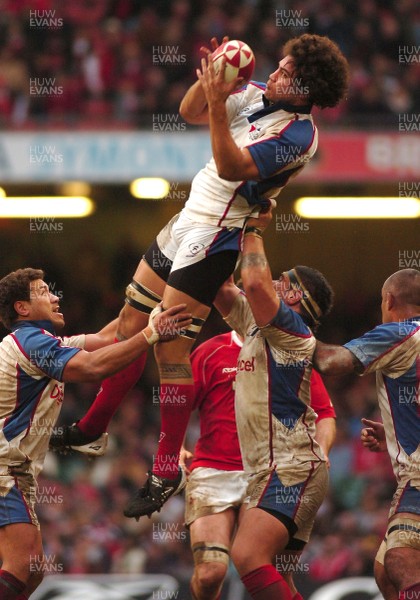 11.11.06 - Wales v Pacific Islanders - Invesco Perpetual Series - Pacific Islanders' Daniel Leo wins line out ball 