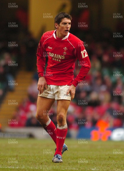 11.11.06 - Wales v Pacific Islanders - Invesco Perpetual Series - Wales' James Hook 
