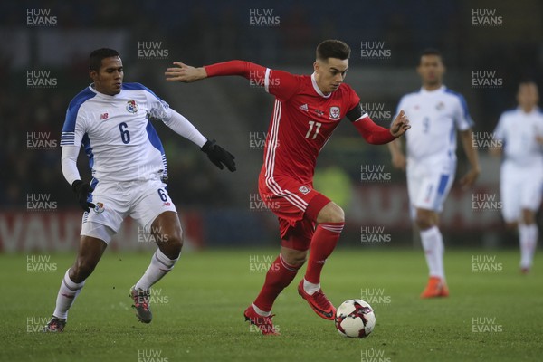 141117 - Wales v Panama, International Friendly match - Tom Lawrence of Wales gets away from Manuel Vargas of Panama