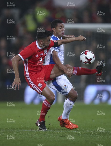 141117 - Wales v Panama, International Friendly match - Neil Taylor of Wales and Gabriel Torres of Panama compete for the ball
