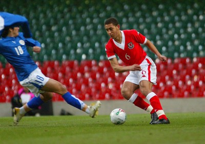 010306Wales v Paraguay, Friendly International, Millennium Stadium, Cardiff Wales' Lewin Nyatanga takes on Nelson Haedo Valdez  