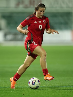 281025 - Wales v Poland, Women’s International Challenge Match - Tianna Teisar of Wales
