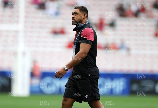 160923 - Wales v Portugal - Rugby World Cup France 2023 - Pool C - Taulupe Faletau of Wales on the pitch before the game