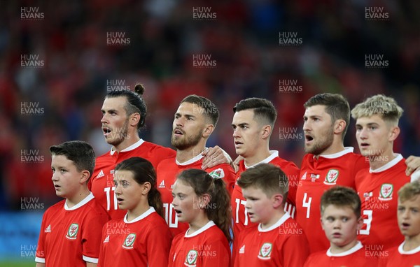 060918 - Wales v Republic of Ireland - UEFA Nations League - Wales sing the anthem