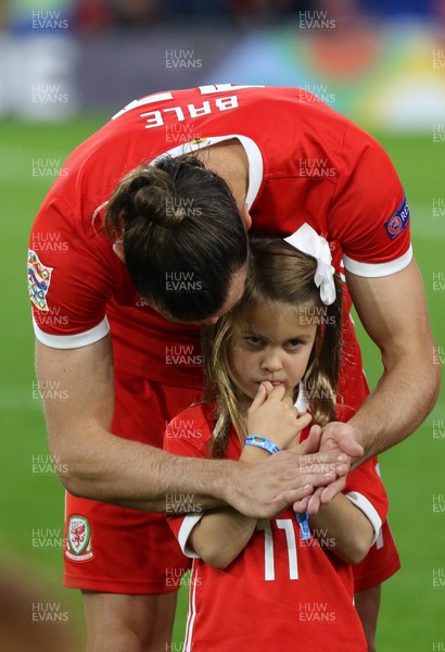 060918 - Wales v Republic of Ireland, UEFA Nations League - Gareth Bale of Wales with his daughter Alba Violet during the anthems