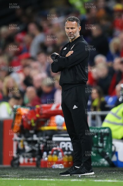 060918 - Wales v Republic of Ireland, UEFA Nations League - Wales Manager Ryan Giggs reacts during the match