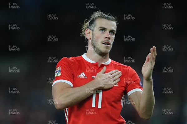 060918 - Wales v Republic of Ireland, UEFA Nations League - Gareth Bale of Wales acknowledges the fans as he is substituted