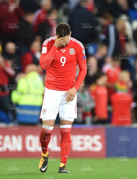 091017 - Wales v Republic of Ireland - FIFA World Cup Qualifier 2018 - Hal Robson-Kanu of Wales looks dejected