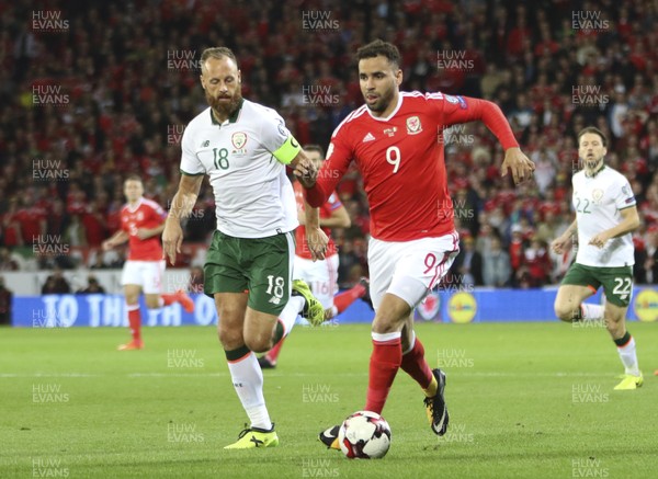 091017 - Wales v Republic of Ireland, FIFA World Cup 2018 Qualifier - Hal Robson-Kanu of Wales gets away from David Meyler of Republic of Ireland
