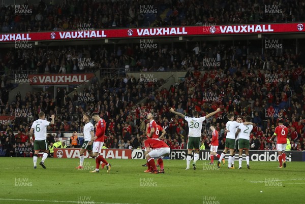 091017 - Wales v Republic of Ireland, FIFA World Cup 2018 Qualifier - Players react as Republic of Ireland celebrate on the final whistle