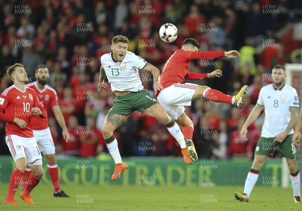 091017 - Wales v Republic of Ireland, FIFA World Cup 2018 Qualifier - Jeff Hendrick of Republic of Ireland and Tom Lawrence of Wales compete for the ball