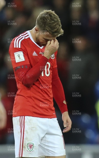 091017 - Wales v Republic of Ireland, FIFA World Cup 2018 Qualifier - Aaron Ramsey of Wales shows the disappointment at the end of the match as Wales fail to make the play-offs