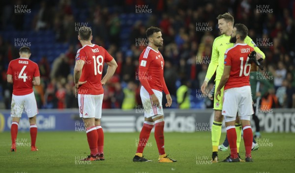 091017 - Wales v Republic of Ireland, FIFA World Cup 2018 Qualifier - Wales players  show the disappointment at the end of the match as Wales fail to make the play-offs