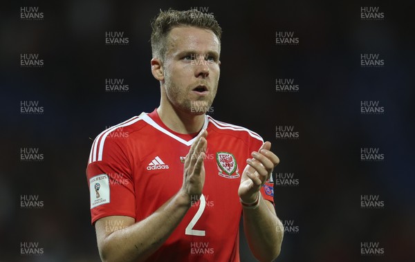 091017 - Wales v Republic of Ireland, FIFA World Cup 2018 Qualifier - Chris Gunter of Wales applauds the fans as he shows the disappointment at the end of the match as Wales fail to make the play-offs