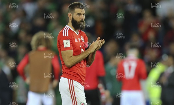 091017 - Wales v Republic of Ireland, FIFA World Cup 2018 Qualifier - Joe Ledley of Wales applauds the fans as he shows the disappointment at the end of the match as Wales fail to make the play-offs