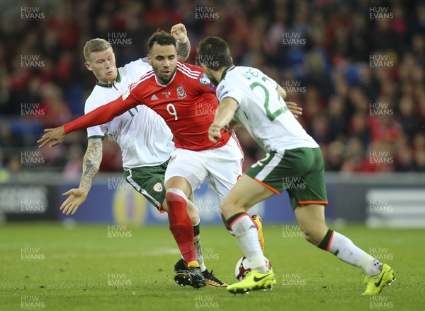 091017 - Wales v Republic of Ireland, FIFA World Cup 2018 Qualifier - Hal Robson-Kanu of Wales takes on James McClean of Republic of Ireland and Harry Arter of Republic of Ireland