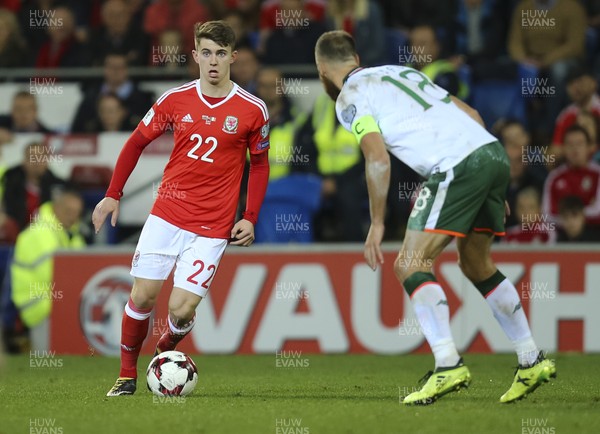 091017 - Wales v Republic of Ireland, FIFA World Cup 2018 Qualifier - Ben Woodburn of Wales takes on Jeff Hendrick of Republic of Ireland