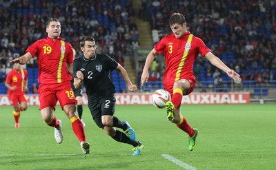 140813 - Wales v Republic of Ireland, Vauxhall International Friendly - Wales' Ben Davies fires a shot at goal