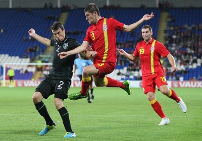 140813 - Wales v Republic of Ireland, Vauxhall International Friendly - Wales' Ben Davies fires a shot at goal
