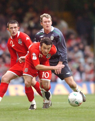 17.10.07 - Euro 2008 Qualifying Match, Group D Wales v Republic of Ireland Wales' Simon Davies gets past Ireland's Aiden McGeady 